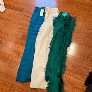 Zara, Express and Mina Monroe